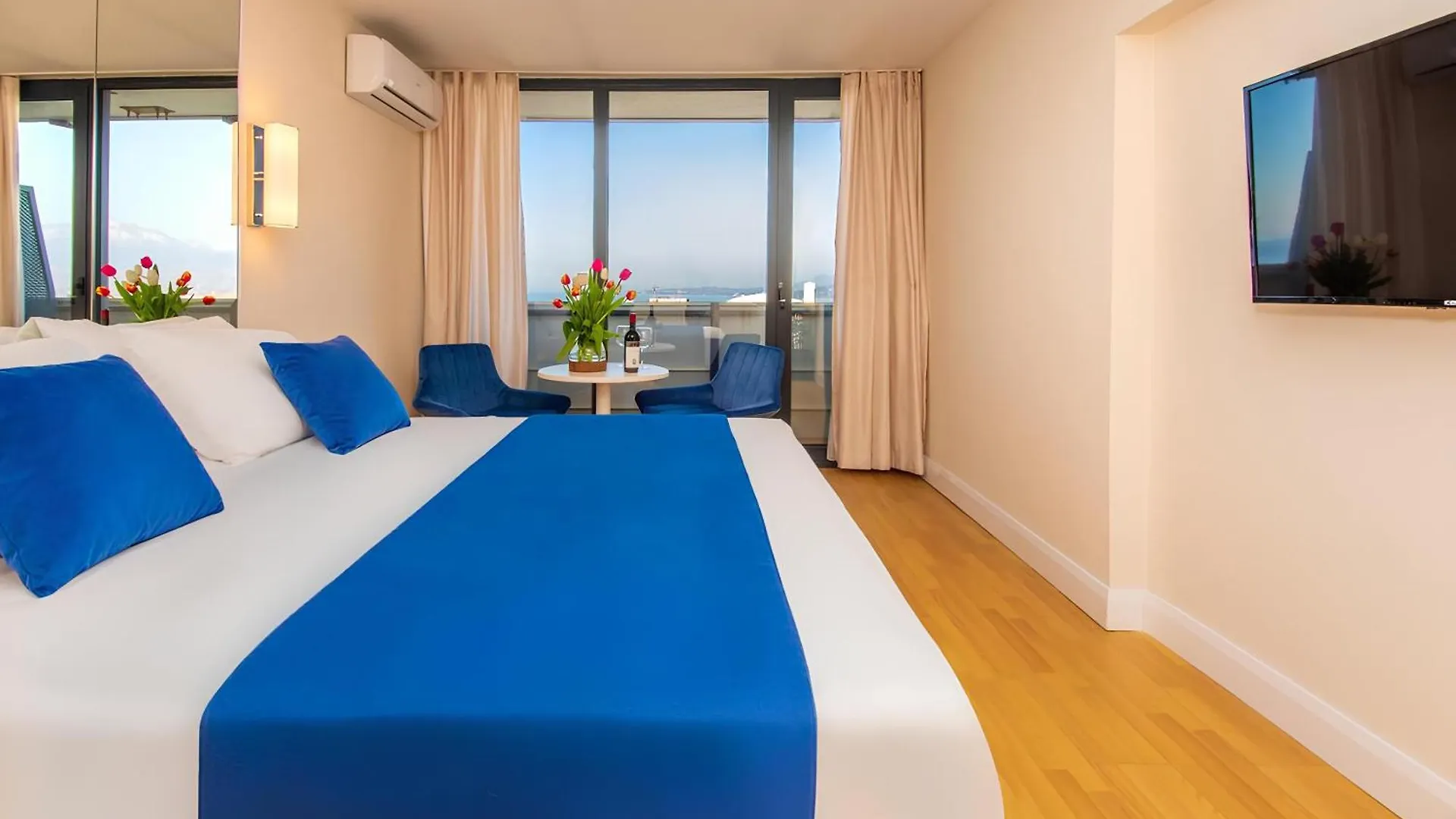 Panorama Orbi City Sea View Batumi 5*,